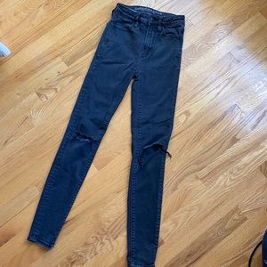 💰 3/$25 BUNDLE 🤔 American Eagle Super Stretch X Jeans - distressed knees